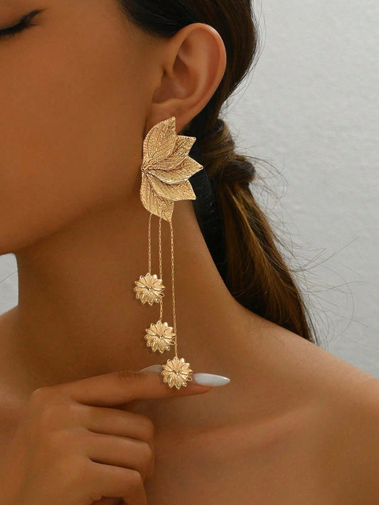 1 Pair Creative Left-Right Asymmetric Fringed Leaf Earrings, Spring/Summer