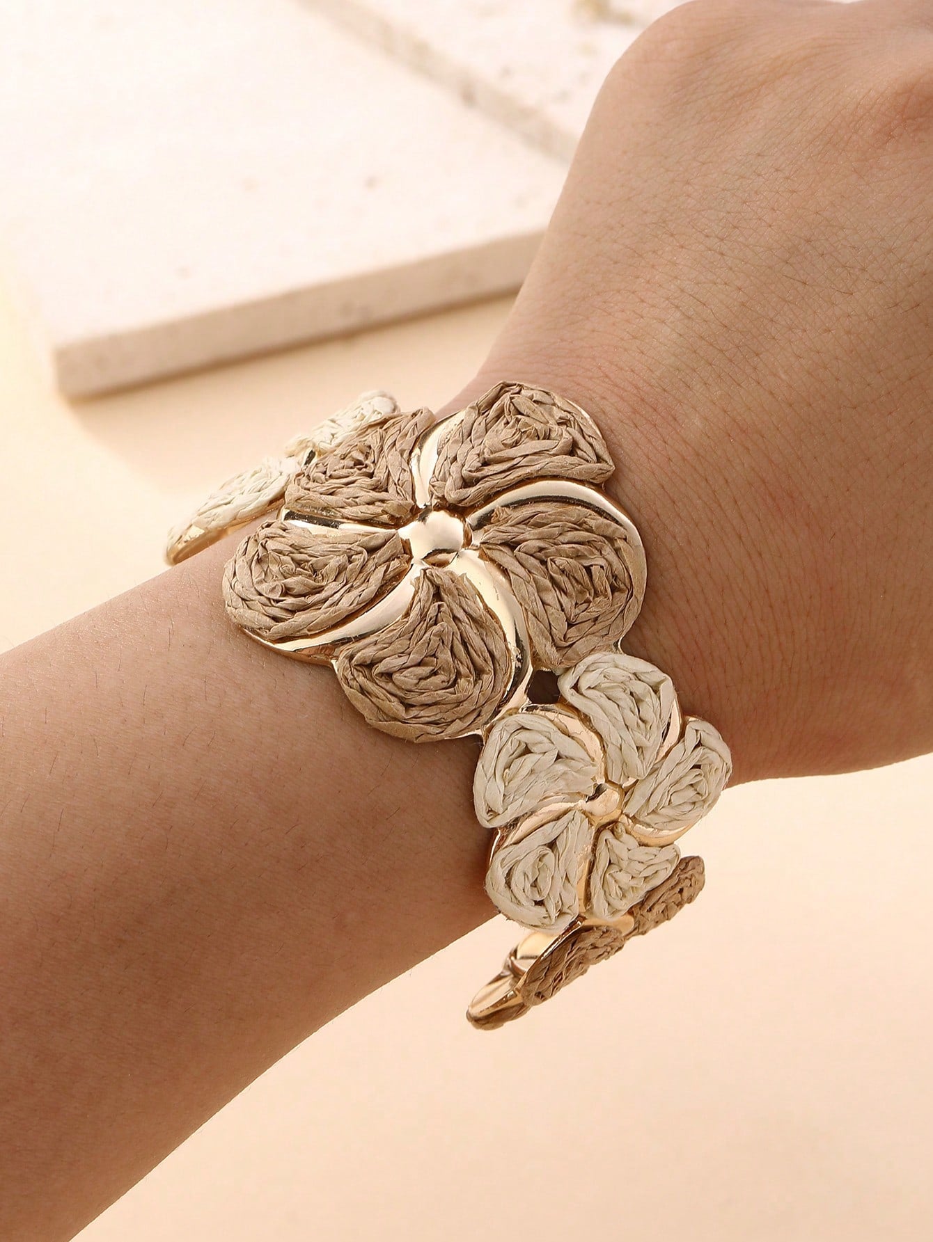 1pc Handmade Exaggerated Floral Paper Yarn Woven Bracelet, Fashionable & Versatile, Suitable For Vacation, Party And Daily Wear