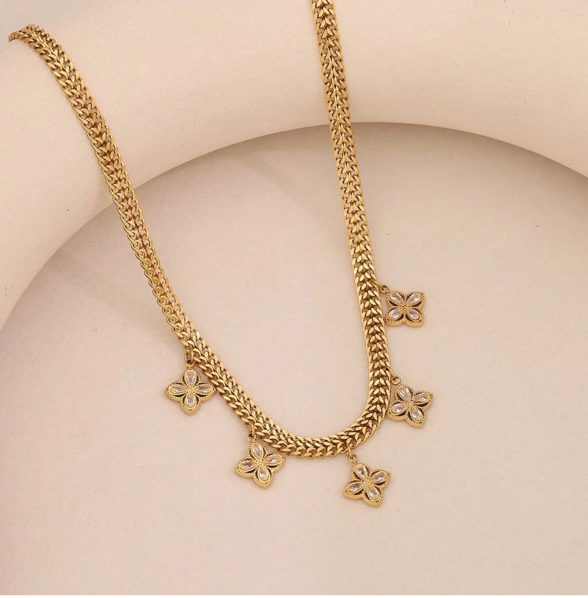 SHEIN1pc Zirconia Flower Stainless Steel Necklace