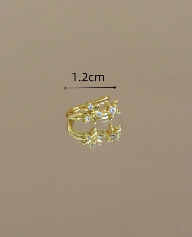SHEIN 2pcs Butterfly & Flower Nose Clips, Cute Minimalist Bohemian Style Nose Accessories