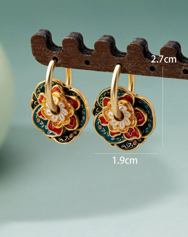 SHEIN 1 Pair Copper Alloy Macaroon Series Golden Enamel Four-Leaf Clover