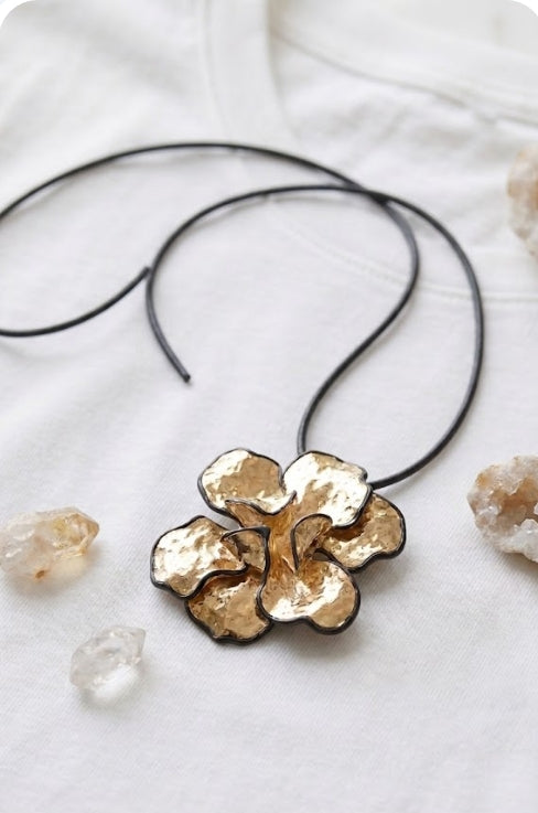 SHEIN 1 PC VINTAGE METAL DRIP OIL OVERSIZED FLOWER CHOKER TIE LONG NECKLACE