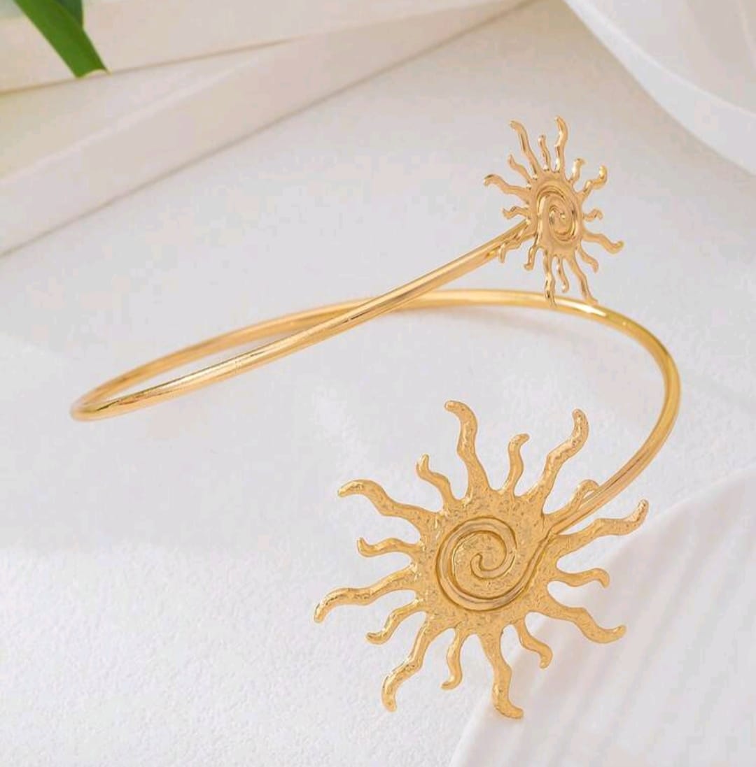 1pc Fashionable Minimalist Gold Metal Sun Armband, Versatile Accessory Suitable For Women, Vacation Wear