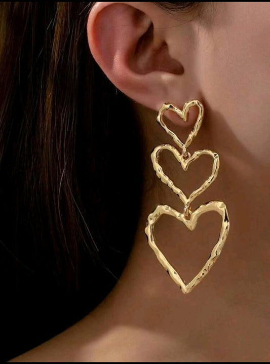 1pair European And American Classic Heart Shaped Alloy Wire Earrings