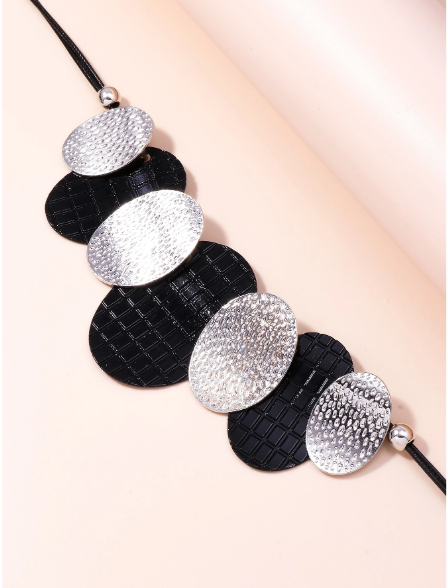 Bead Decor Oval Pendant Necklace