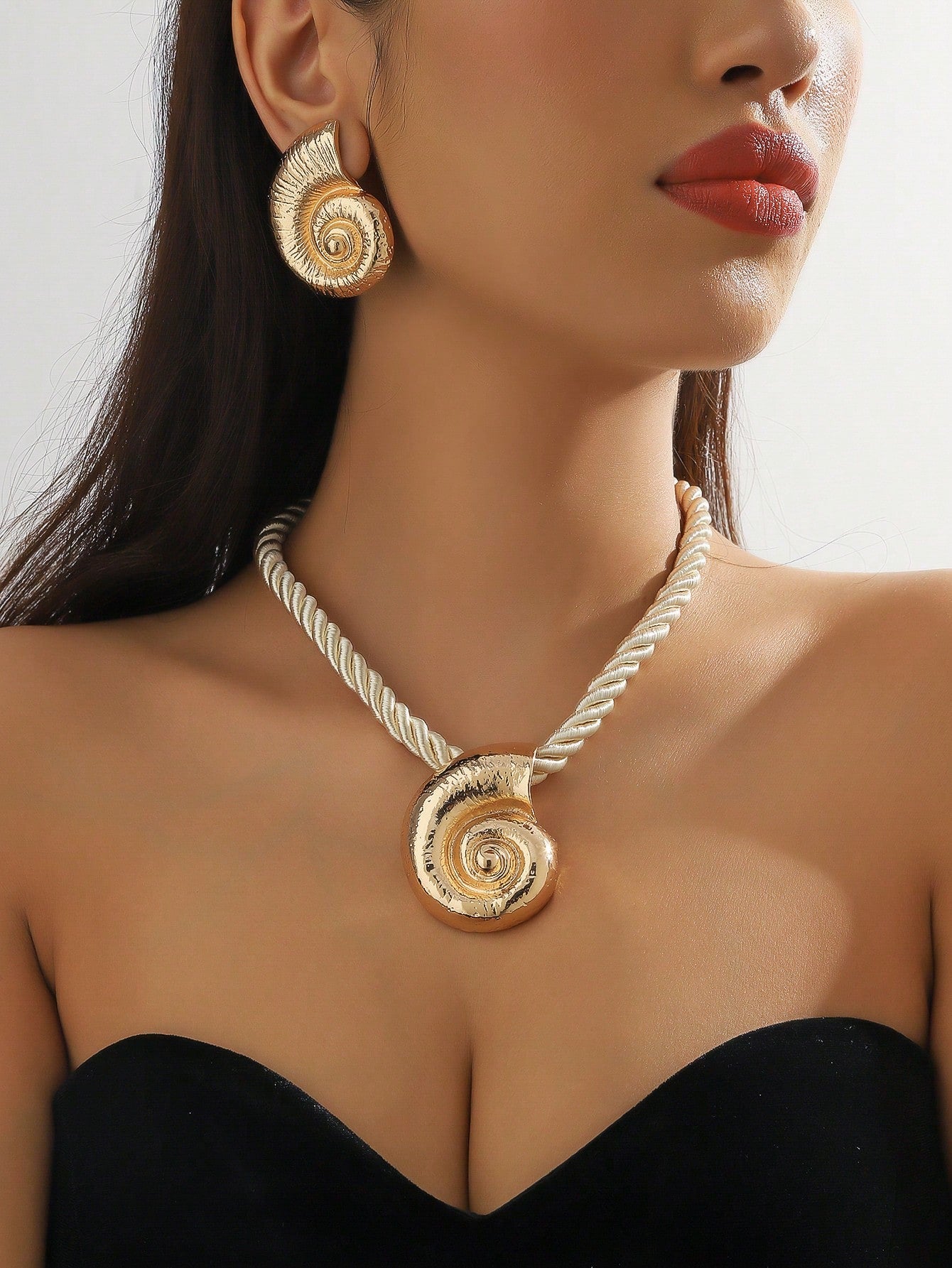 1set/3pcs Simple & Stylish Conch Shell Pendant Necklace & Exaggerated Conch Shell Stud Earrings Set For Women, Ocean Style