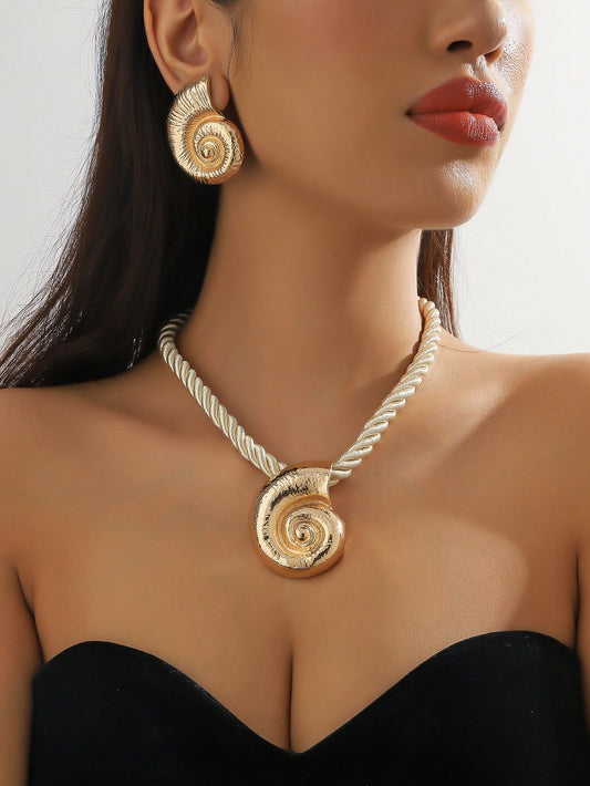 1set/3pcs Simple & Stylish Conch Shell Pendant Necklace & Exaggerated Conch Shell Stud Earrings Set For Women, Ocean Style