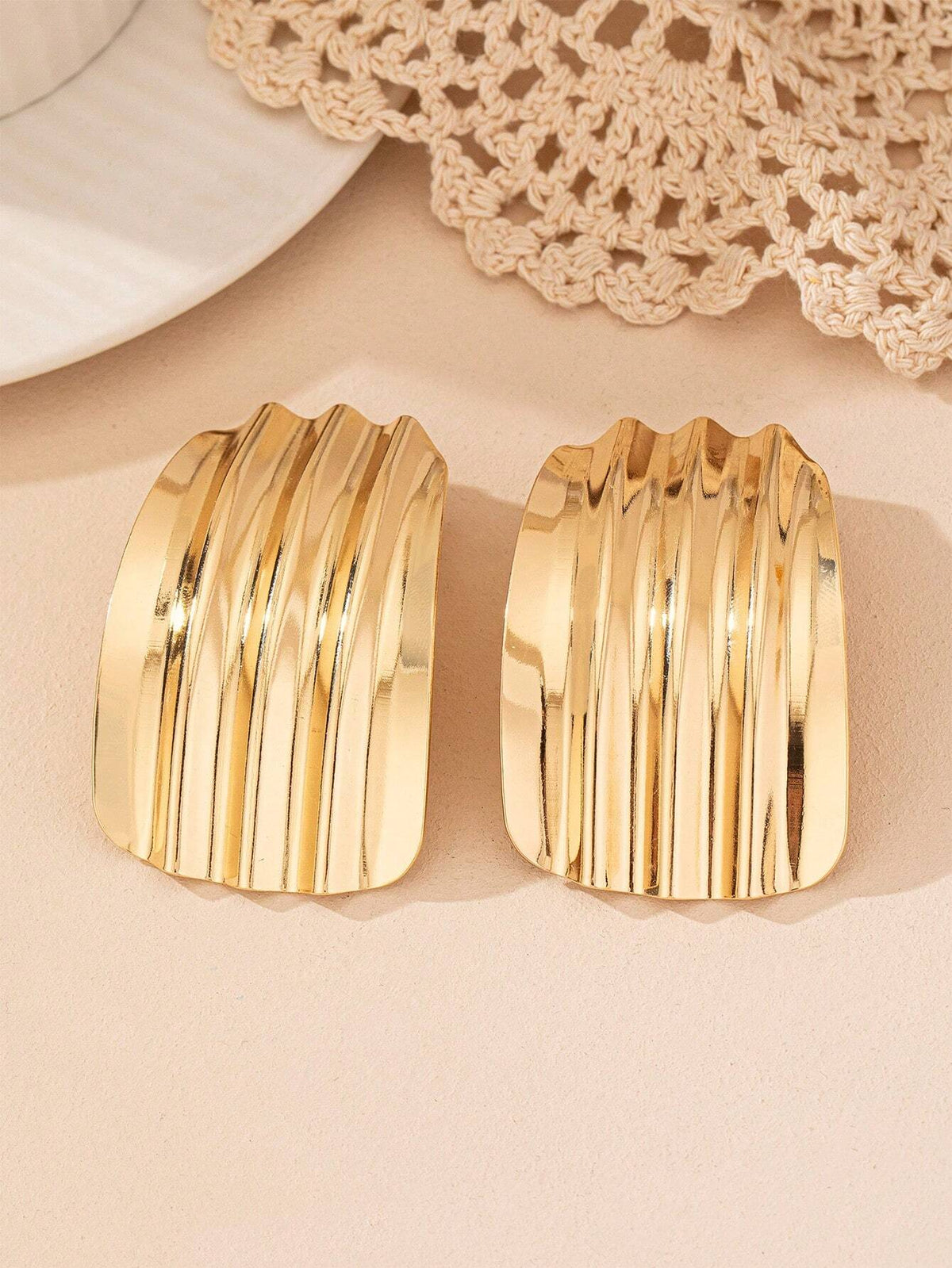 1pair Asymmetrical Geometric Pleated Pendant Vintage Statement Earrings For Women, European And American Style