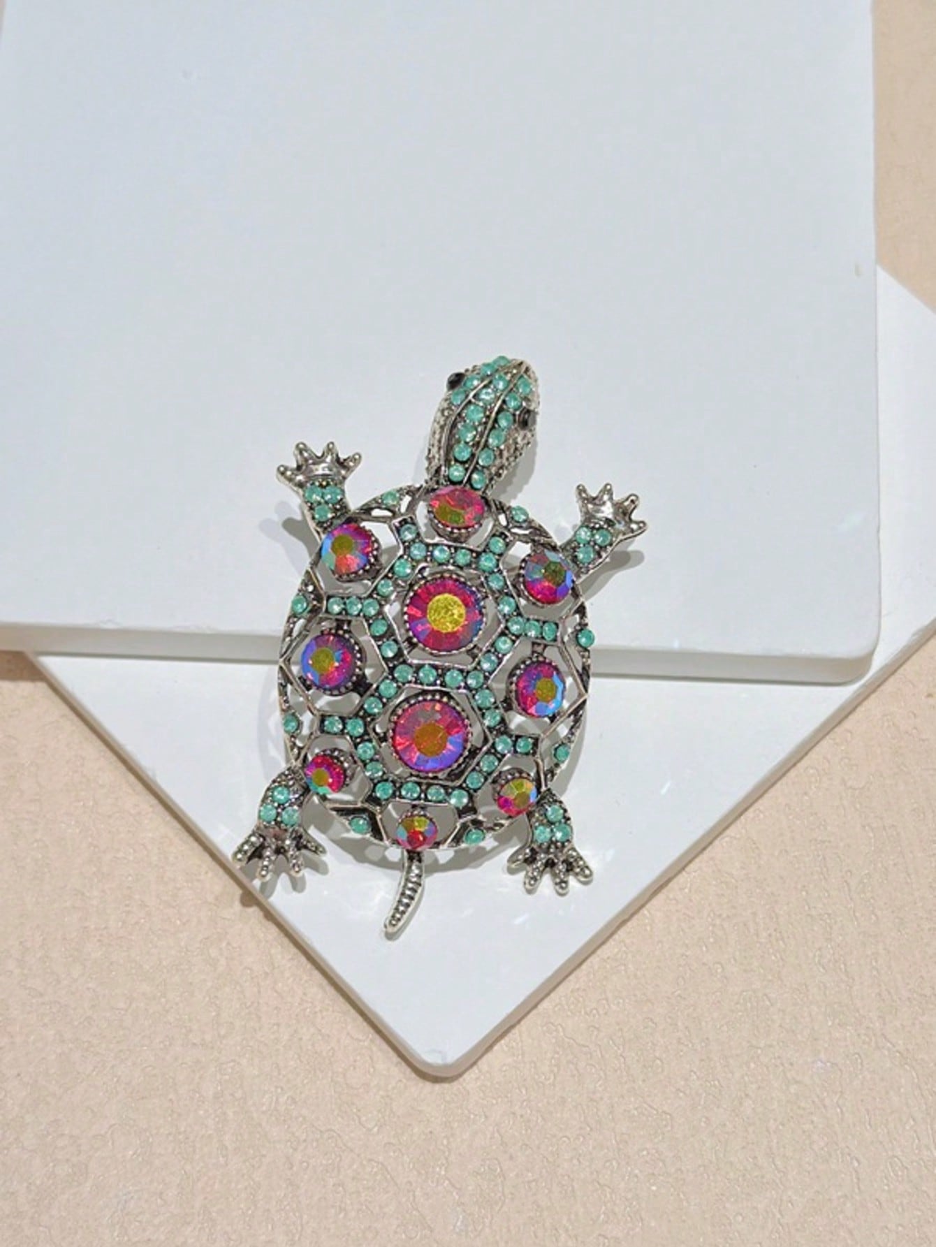 1pc Fashionable Luxury Rhinestone Turtle Brooch Pin Accessory, Zinc Alloy Material Dress Accessories Pin For Clothes Bag Charm School Office Accessories Shirts Jacket Jewelry Halloween Clothes Pin Funny Cute Teacher Gifts Halloween Accessories Teachers Day00