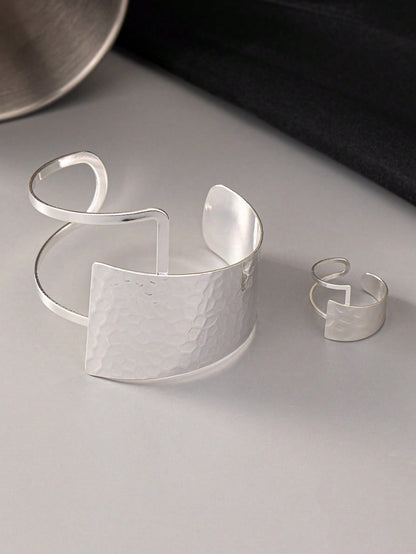 2 Pieces Asymmetrical Hammered Texture Bracelet And Ring Set, Minimalist Style Jewelry For Party & Daily Wear