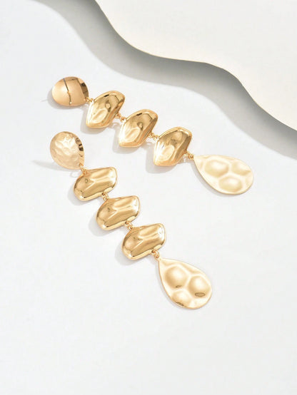 1 par de pendientes colgantes de metal exagerados para mujer, con diseño de flecos en forma de gota asimétrica lustrosa y geométrica, versátil para uso diario, estilo callejero, festivales y regalos