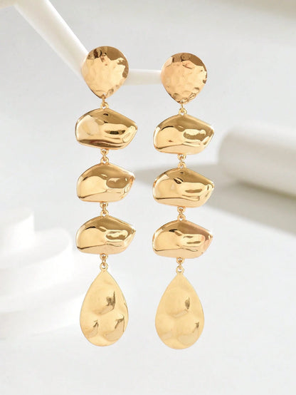 1 par de pendientes colgantes de metal exagerados para mujer, con diseño de flecos en forma de gota asimétrica lustrosa y geométrica, versátil para uso diario, estilo callejero, festivales y regalos