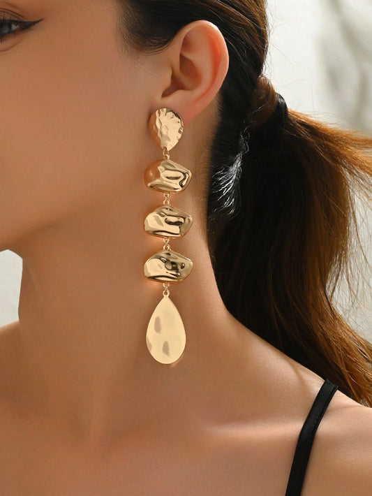1 par de pendientes colgantes de metal exagerados para mujer, con diseño de flecos en forma de gota asimétrica lustrosa y geométrica, versátil para uso diario, estilo callejero, festivales y regalos