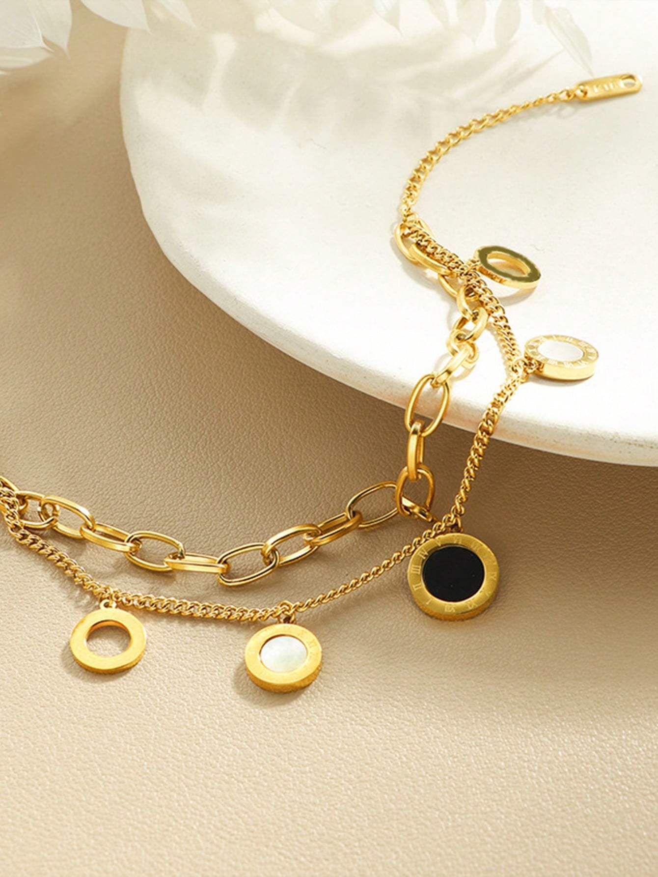 1pc Stainless Steel Double Layer Roman Shell Bracelet, Fashionable & Versatile, Won't Fade, Suitable For Daily Wear