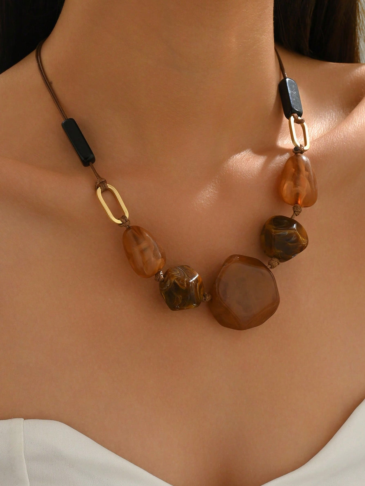 1pc Bohemian Exaggerated Fashion Asymmetrical Resin Stone Rope Necklace, Suitable For Women's Daily And Party Wear