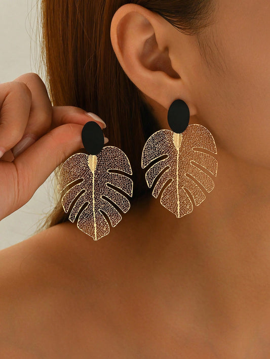 1 par de pendientes de metal hueco con diseño de hoja vintage versátil y de moda, adecuados para uso diario