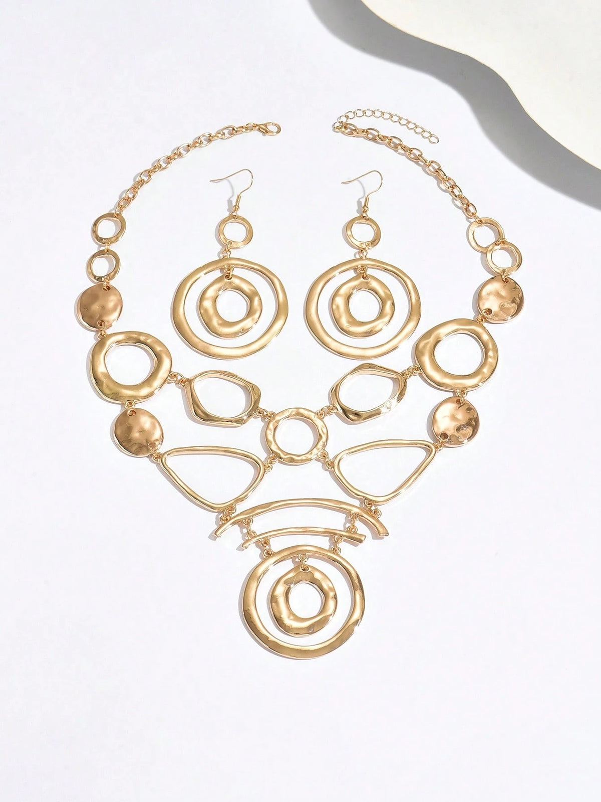 2pcs Luxury Metallic Asymmetrical Geometric Hollow Circular & V-Shaped Necklace And Earrings Set, Elegant For Party, Formal Occasions And Daily Wear