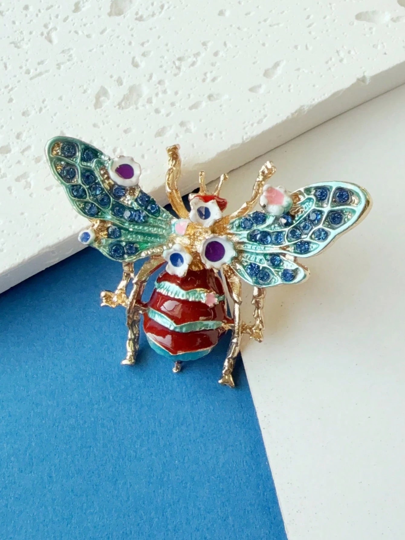 1pc Exquisite Bee Brooch With Rhinestone Decor, Women's Lapel Pin, Elegant Jewelry Accessory