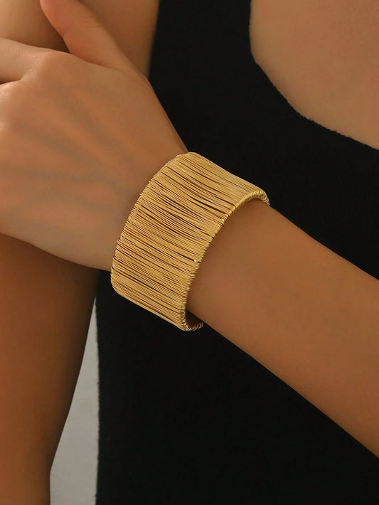 1pc Women's Fashion Multi-Layer Wrapped Pure Metal Decor Bangle Bracelet
