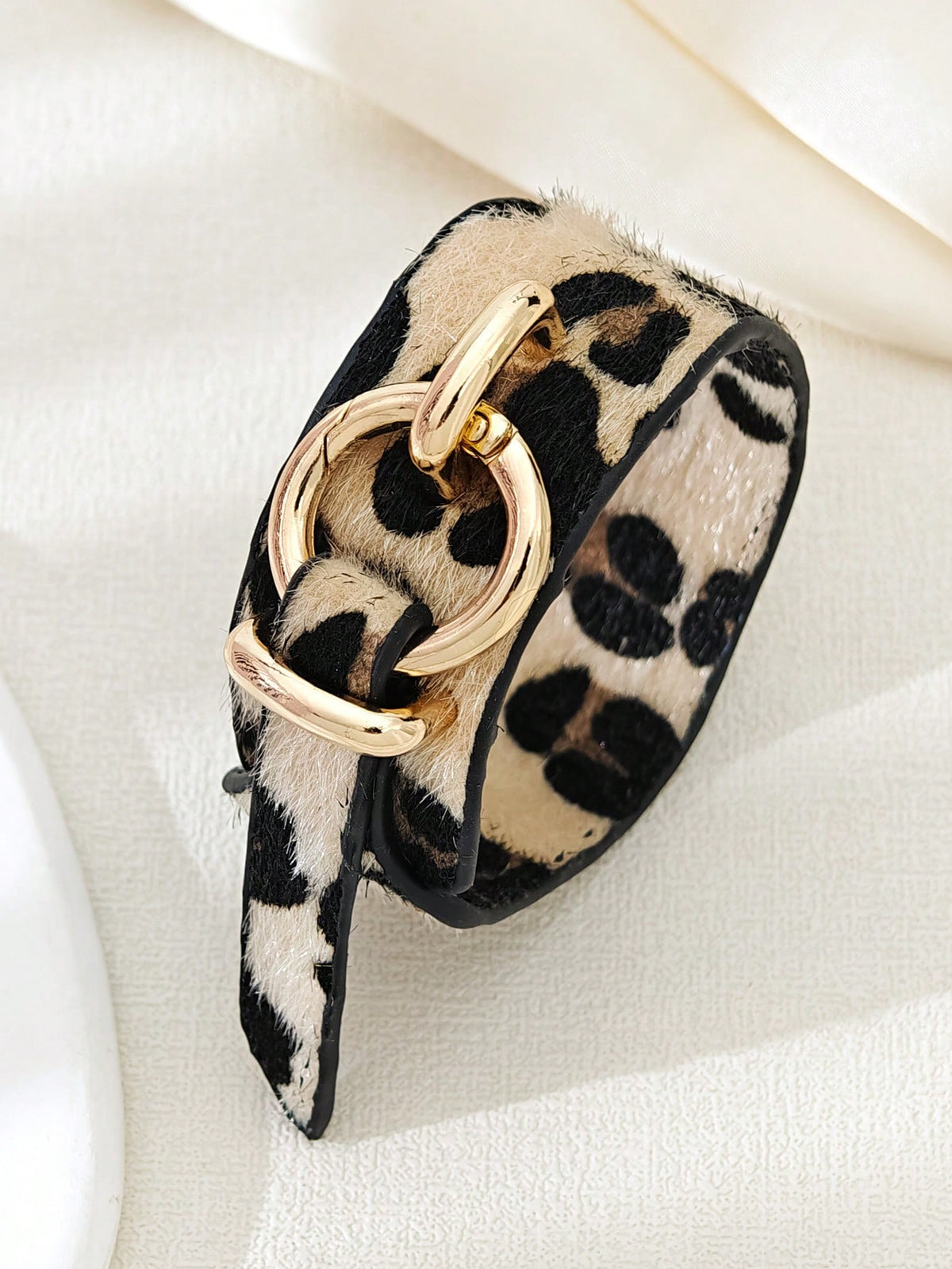 1pc Women's Fashionable Leopard Print Leather Bracelet With Exaggerated Buckle, Suitable For Daily Wear