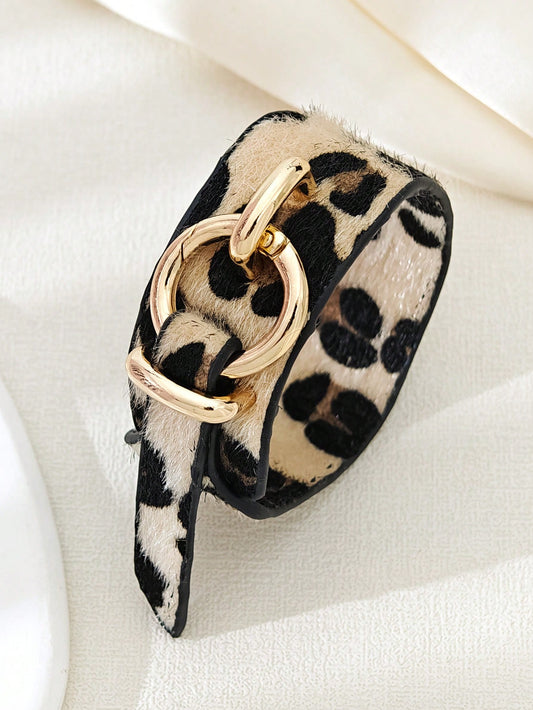 1pc Women's Fashionable Leopard Print Leather Bracelet With Exaggerated Buckle, Suitable For Daily Wear