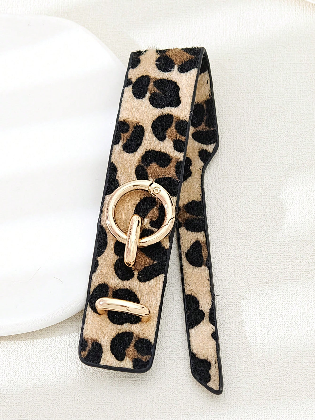 1pc Women's Fashionable Leopard Print Leather Bracelet With Exaggerated Buckle, Suitable For Daily Wear