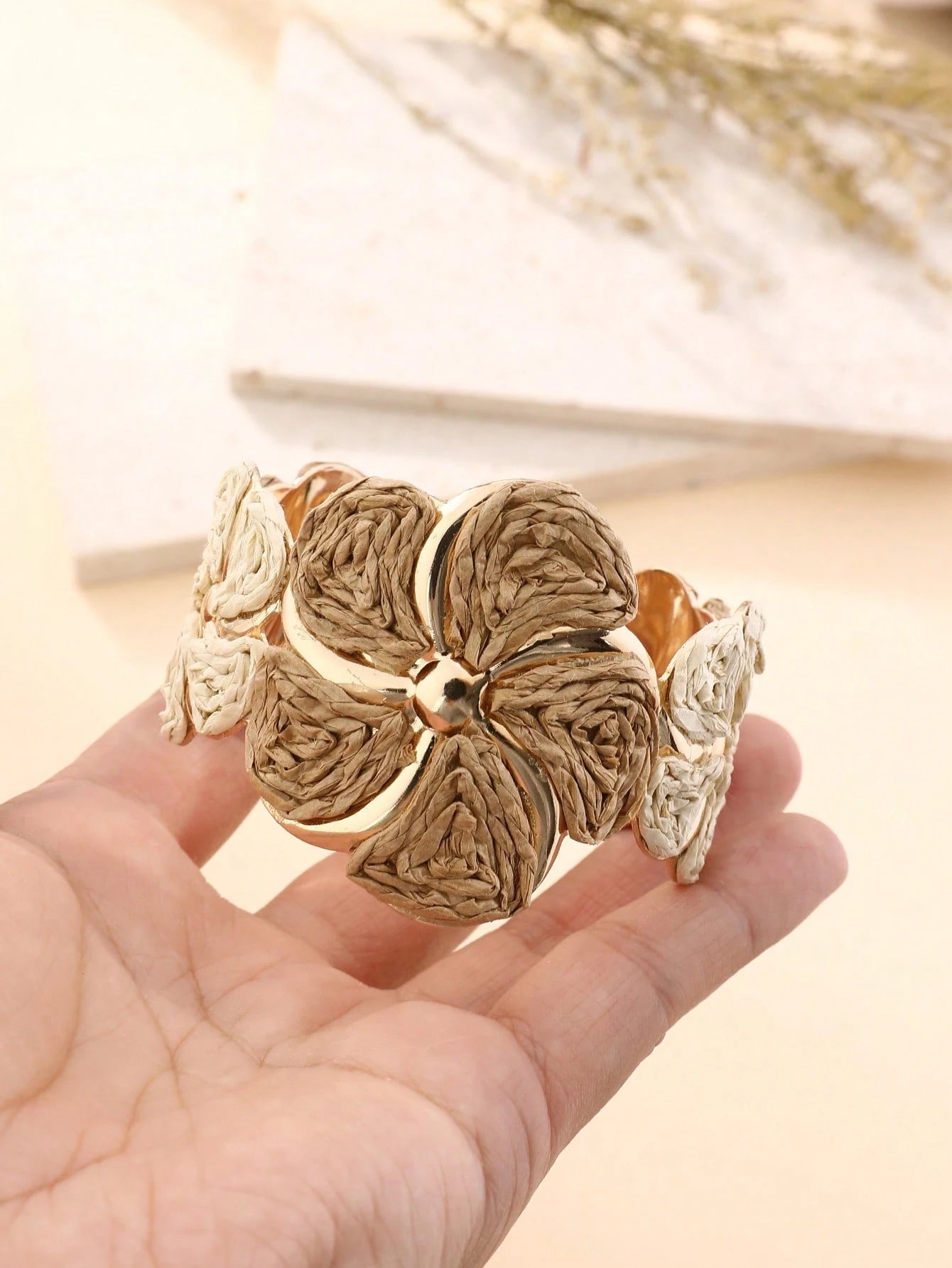 1pc Handmade Exaggerated Floral Paper Yarn Woven Bracelet, Fashionable & Versatile, Suitable For Vacation, Party And Daily Wear