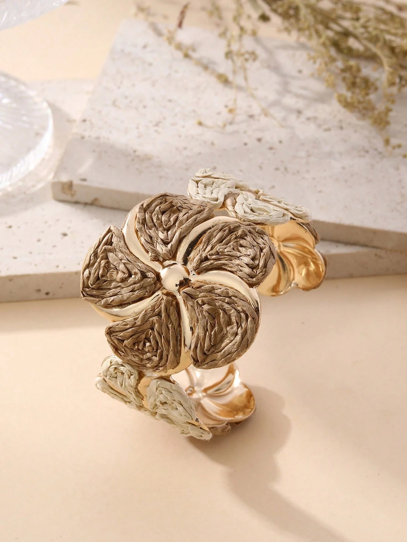 1pc Handmade Exaggerated Floral Paper Yarn Woven Bracelet, Fashionable & Versatile, Suitable For Vacation, Party And Daily Wear