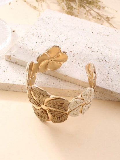 1pc Handmade Exaggerated Floral Paper Yarn Woven Bracelet, Fashionable & Versatile, Suitable For Vacation, Party And Daily Wear