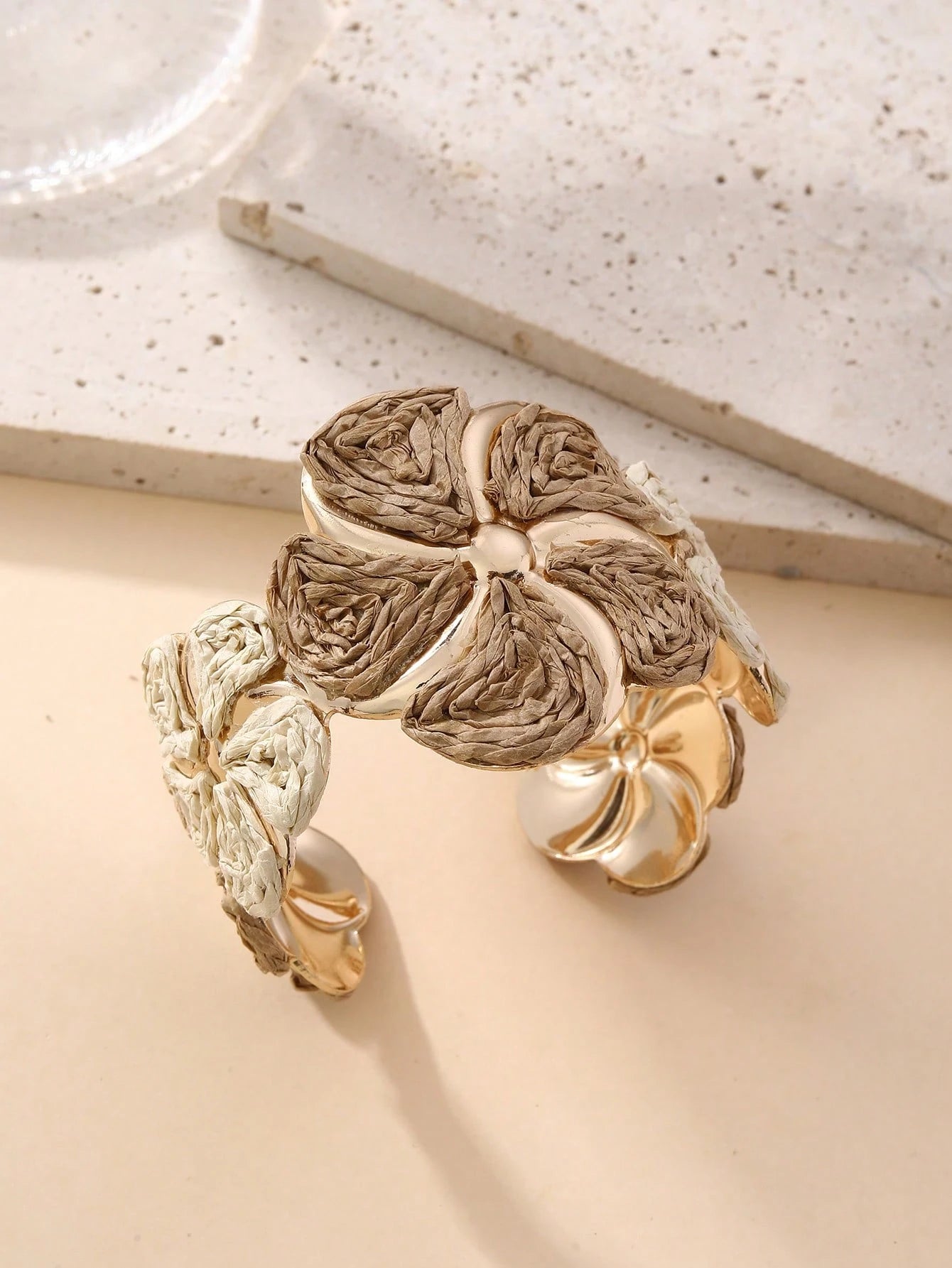 1pc Handmade Exaggerated Floral Paper Yarn Woven Bracelet, Fashionable & Versatile, Suitable For Vacation, Party And Daily Wear