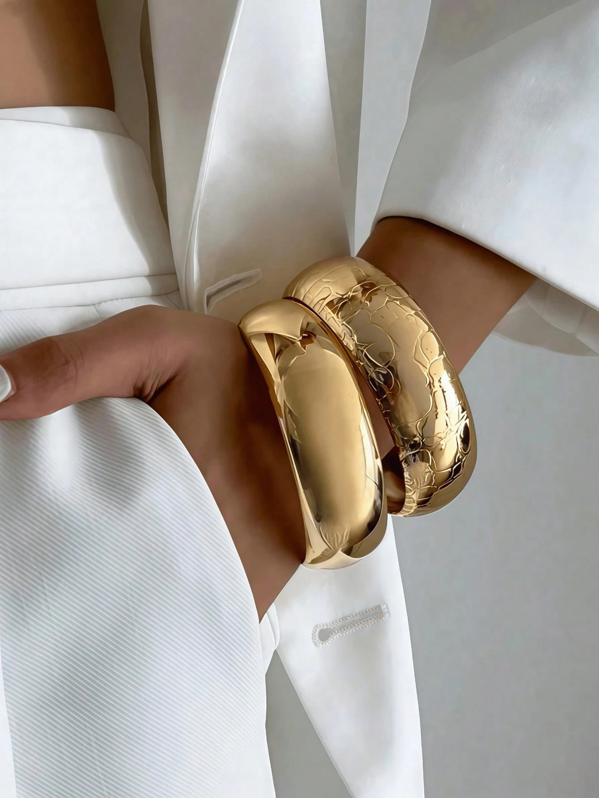 2pcs/Set European And American Fashion Jewelry, Including Geometric Bracelet And Exaggerated Metal Snake Stripe Bracelet, Suitable For Women's Daily Outings, Parties And Gatherings