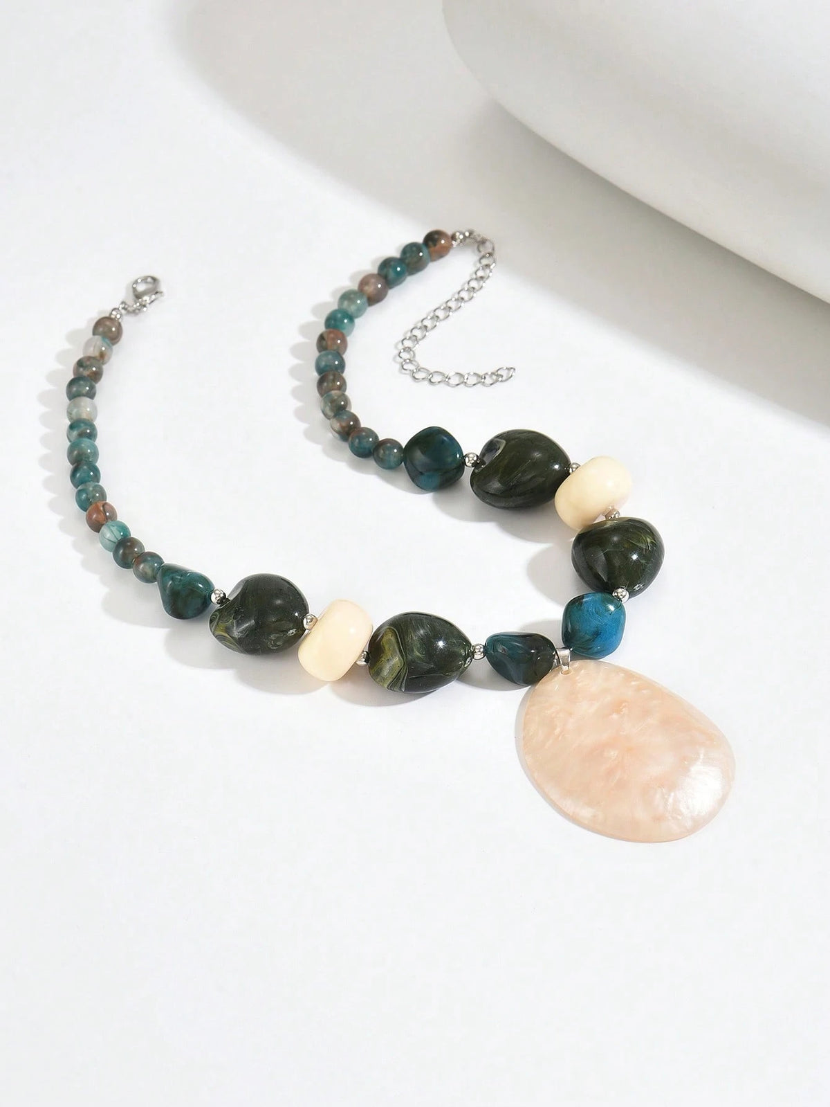 1pc Or Multiple Elegant Fashion Bohemian All-Season Beach Vacation Party Necklace Green Brown Beige Resin DIY Handmade Beaded Amber Plastic Beads Faux Jade Resin Pattern Large Pendant Necklace Suitable For Women Jewelry Layering Necklace Set Plastic Block Pattern Each Bead Unique