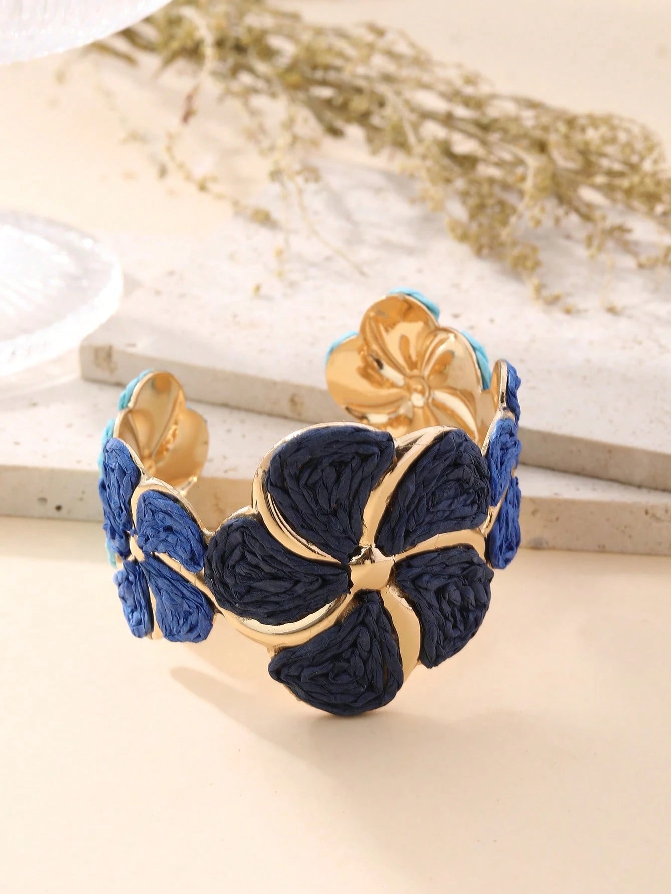 1pc Handmade Paper Yarn Woven Oversized Floral Bracelet, Adjustable, Suitable For Vacation, Party, Market, Afternoon Tea And Daily Wear, Blue