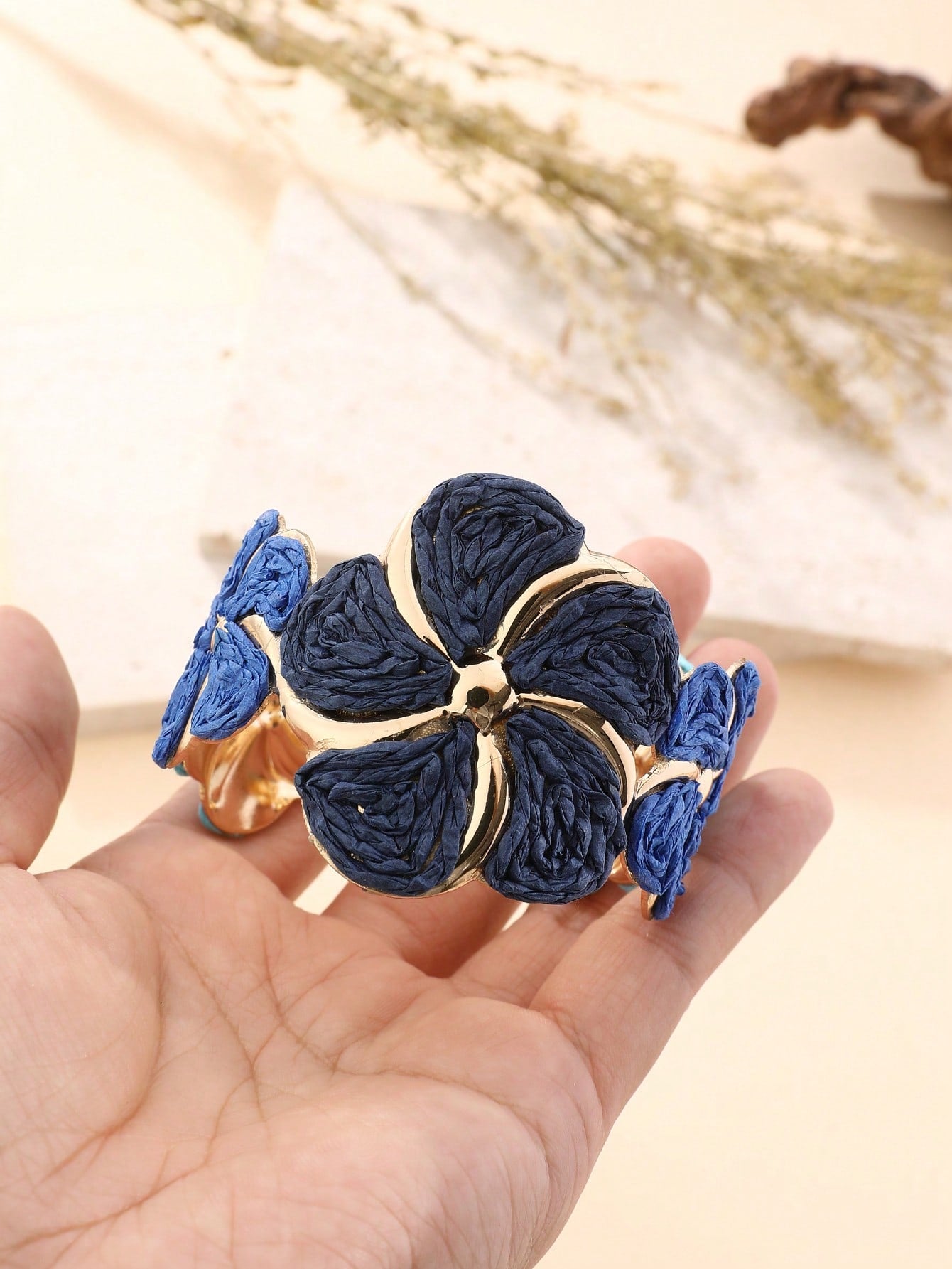 1pc Handmade Paper Yarn Woven Oversized Floral Bracelet, Adjustable, Suitable For Vacation, Party, Market, Afternoon Tea And Daily Wear, Blue