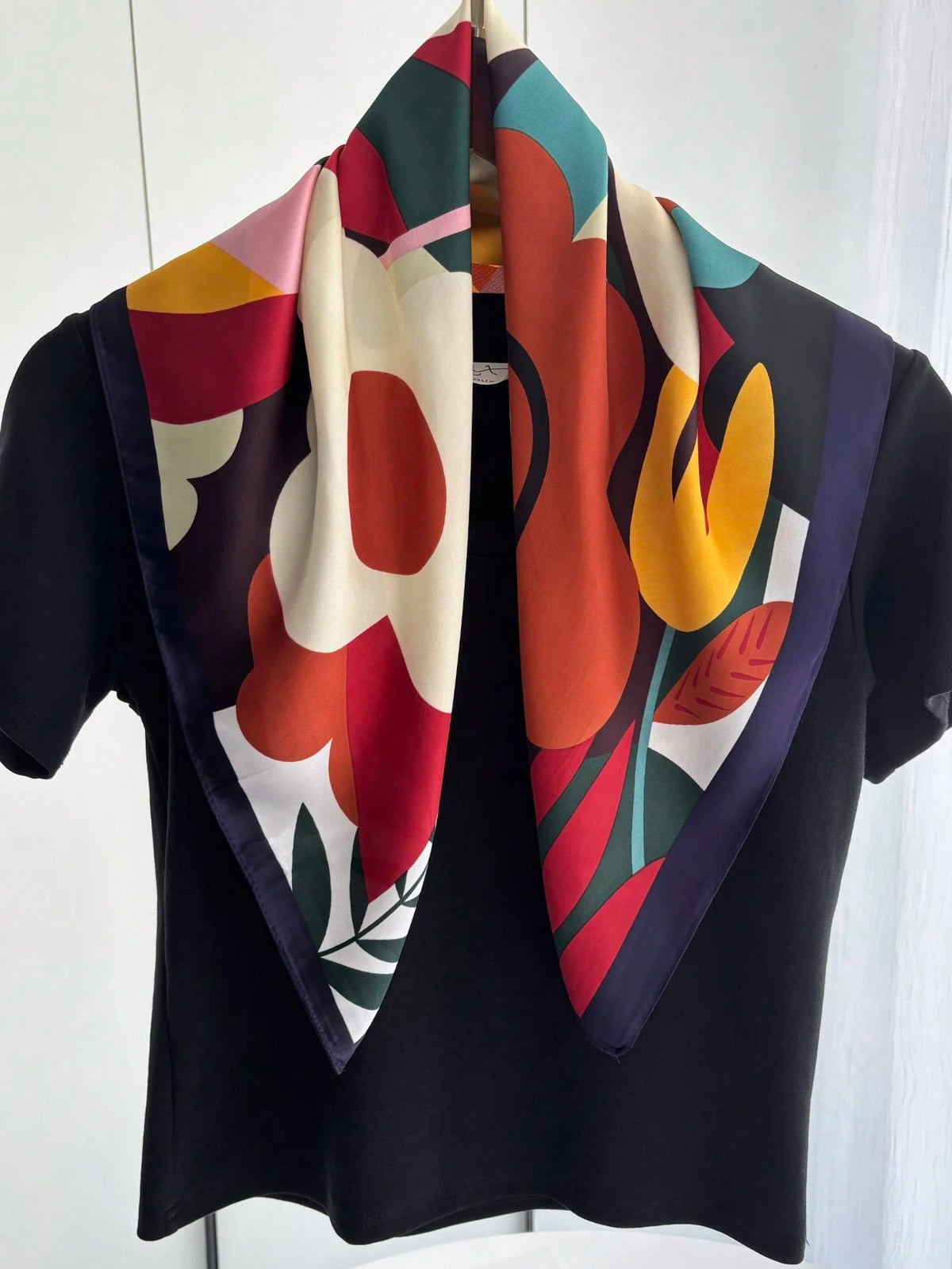 1pc Women's Sun Protection Multi-Functional Paisley Print Silk Satin Square Scarf Headband Bandana, Suitable For Beach Travel And Daily Wear