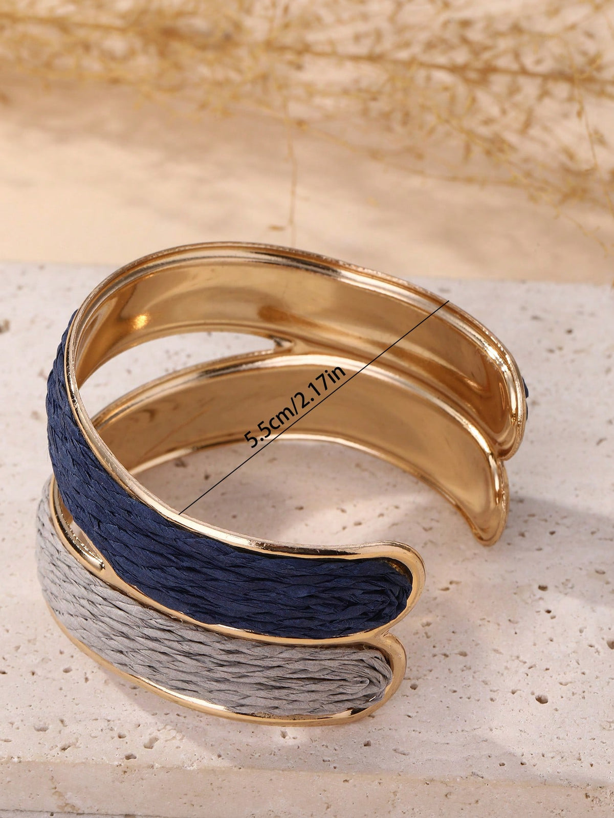 1 pieza Brazalete abierto de doble color estilo bohemio hecho a mano, con diseño intrincado y texturizado, adecuado para viajes, vacaciones, fiestas, tardes de té, festivales de música y uso diario
