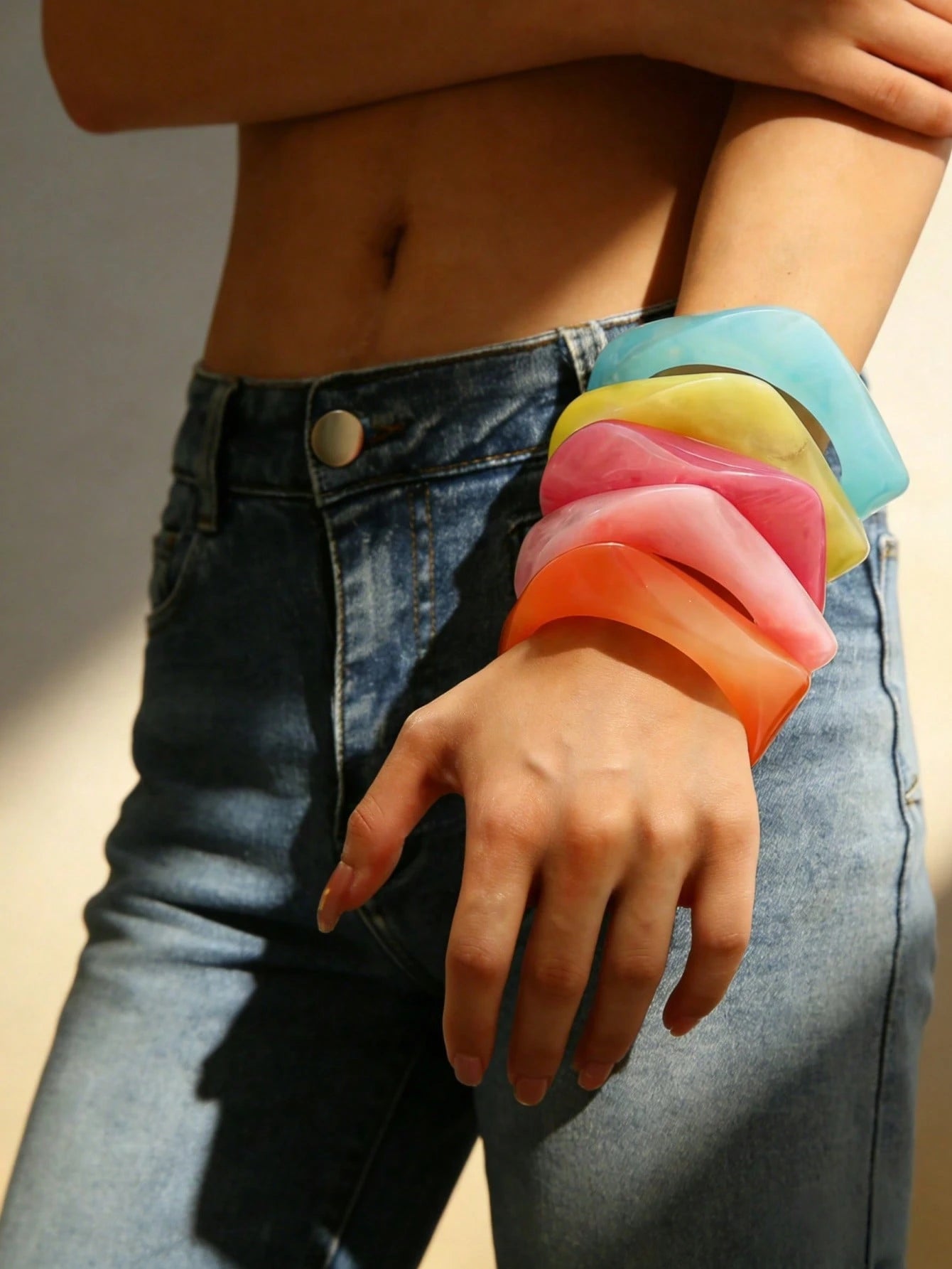 5pcs Geometric Tie-Dye Resin Curved Beach Bracelets For Women, Asymmetric Versatile Fashion Acrylic Bangles