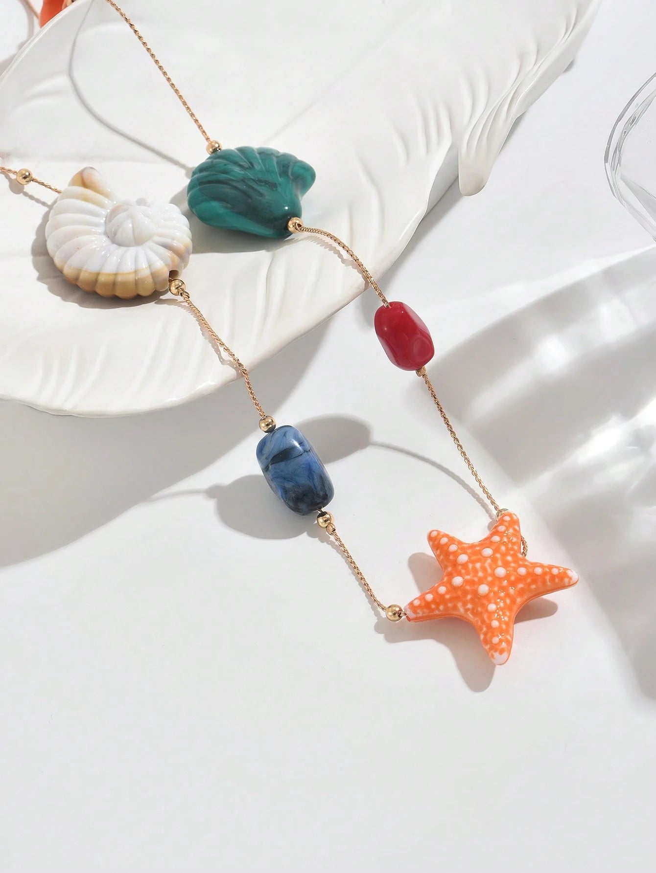 1pc Fashionable European And American Bohemian Style Seashell, Starfish, Baroque Faux Pearl Resin Multi-Element DIY Gold Chain Multilayer Pendant Necklace. New Added Large Seashell & Starfish Single Layer Long Necklace. Elegant Jewelry For Women's Summer Beach Vacation, Suitable For Daily Wear, Suitable For Gifts On Holidays, Parties, Gatherings. Resin Colors Are Artificial And Unique For Each Piece.
