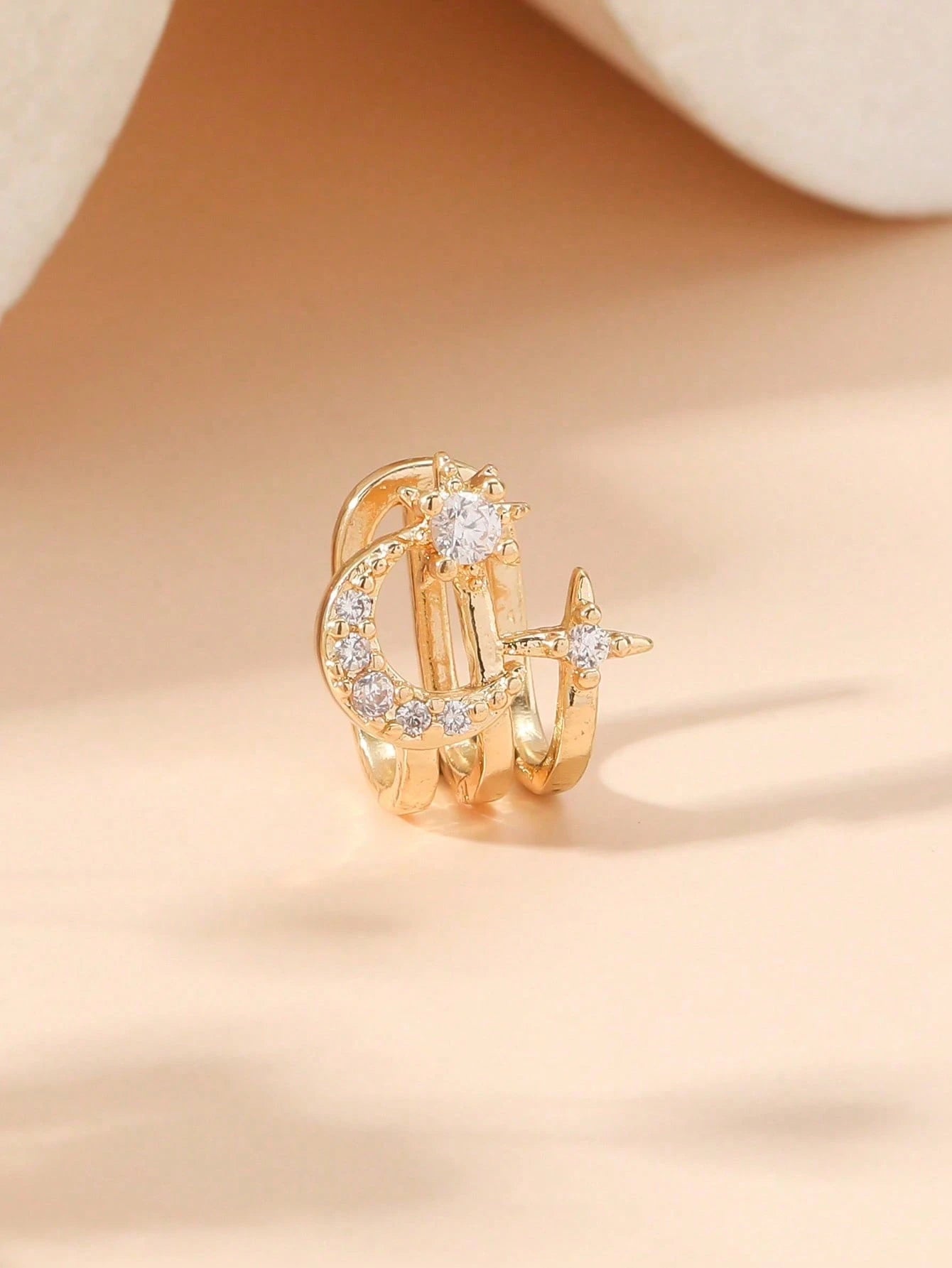1pc Fashionable Versatile No-Piercing Moon & Star Design Nose Clip, Suitable For Women's Daily, Party And Event Wear