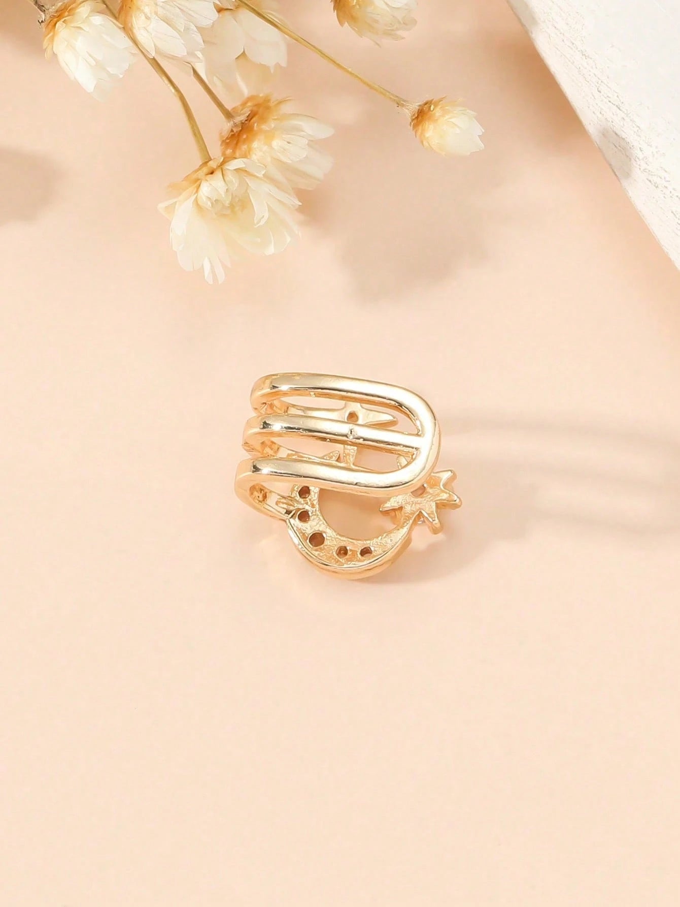 1pc Fashionable Versatile No-Piercing Moon & Star Design Nose Clip, Suitable For Women's Daily, Party And Event Wear