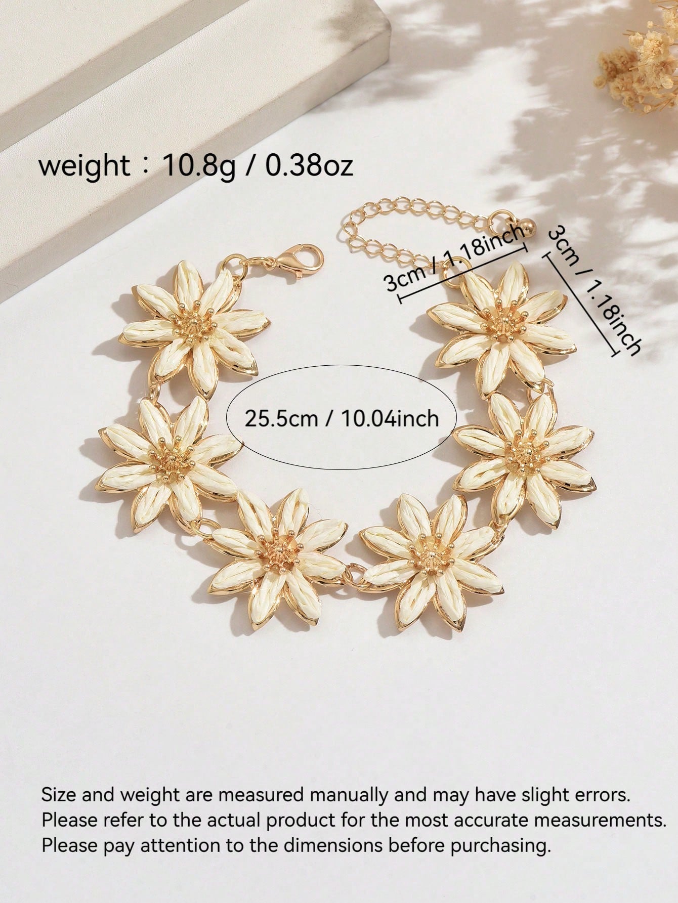 1 pieza Pulsera de flor de 8 pétalos blanca de rafia tejida a mano estilo bohemio de vacaciones de playa y océano, pulsera de patchwork de flor 3D de rafia tejida a mano simple, fresca, dulce y elegante, adecuada para uso diario, vacaciones y banquetes de mujeres (método de tejido de rafia hecho a mano aleatorio)