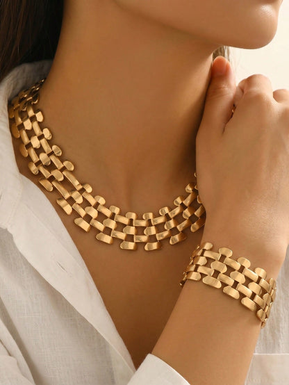 2pcs/Set Fashion Creative Personalized Casual Metal Style Gold European American Creative Assembled Geometric Bib Necklace & Bracelet Set, Exaggerated Metal Style