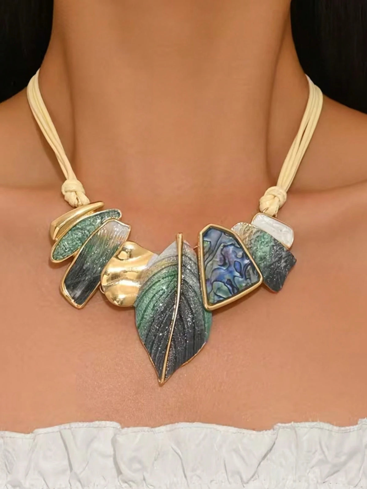 Leaf Spliced PU Leather Rope Necklace, Vintage Style, Suitable For Women's Vacation And Travel, Creating An Atmospheric Outfit