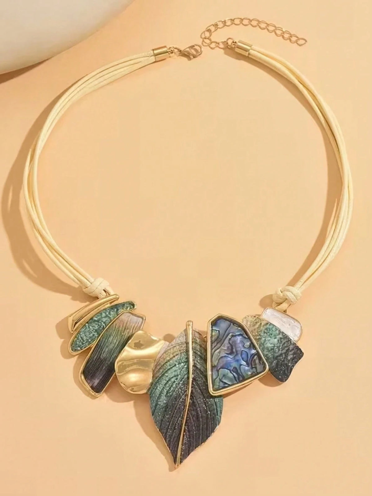 Leaf Spliced PU Leather Rope Necklace, Vintage Style, Suitable For Women's Vacation And Travel, Creating An Atmospheric Outfit