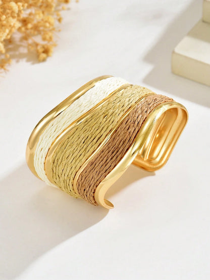 1pc Bohemian Vacation Style Handmade Woven Raffia Medium Coffee Color V-Shaped Adjustable Bracelet Suitable For Women's Daily, Vacation And Party Wear (Handmade Weaving Method Random)