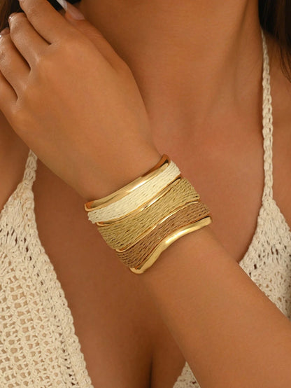 1pc Bohemian Vacation Style Handmade Woven Raffia Medium Coffee Color V-Shaped Adjustable Bracelet Suitable For Women's Daily, Vacation And Party Wear (Handmade Weaving Method Random)