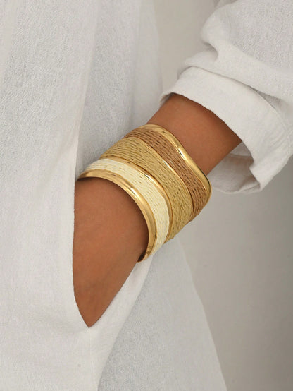 1pc Bohemian Vacation Style Handmade Woven Raffia Medium Coffee Color V-Shaped Adjustable Bracelet Suitable For Women's Daily, Vacation And Party Wear (Handmade Weaving Method Random)