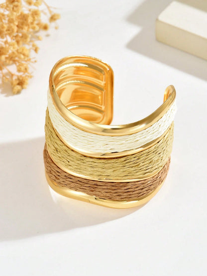 1pc Bohemian Vacation Style Handmade Woven Raffia Medium Coffee Color V-Shaped Adjustable Bracelet Suitable For Women's Daily, Vacation And Party Wear (Handmade Weaving Method Random)
