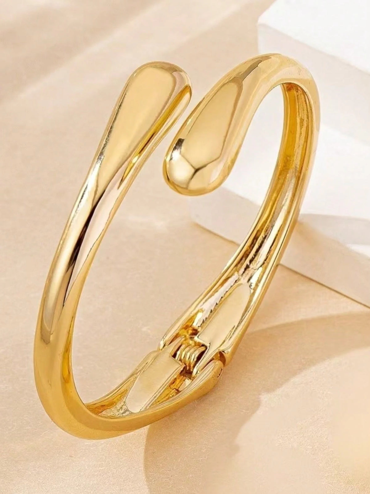 1pc Fashion Elegant Fresh Design Metal Polished Cross Water Drop Shape Spring Adjustable Open Cuff Bracelet