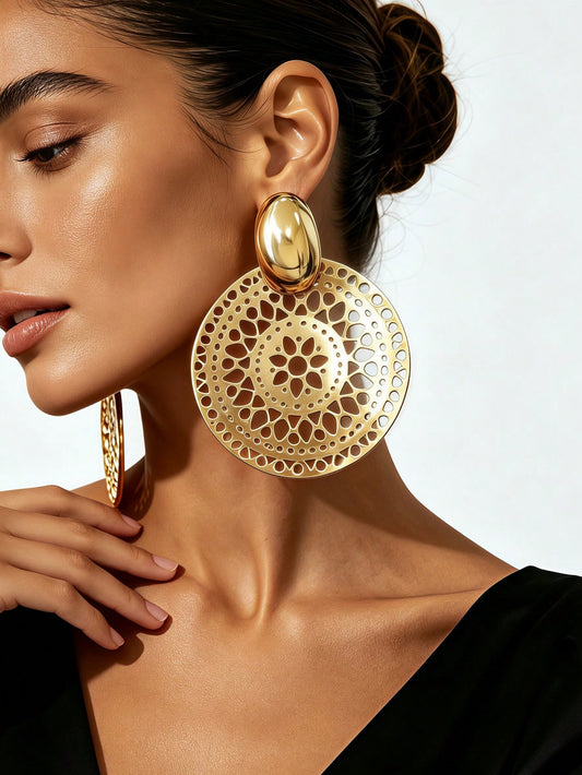 1 Pair Women's Vintage European & American Style Gold Hollow Floral Large Disc Dangle Earrings, Oversized Spiral Grooved Radial Ring Texture Dangle Earrings, Suitable For Party, Vacation, Banquet Wear